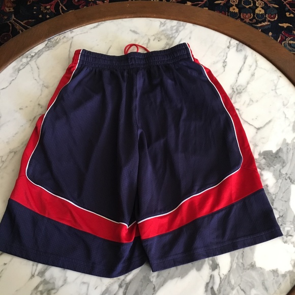 Under Armour Athletic Shorts - Picture 3 of 5
